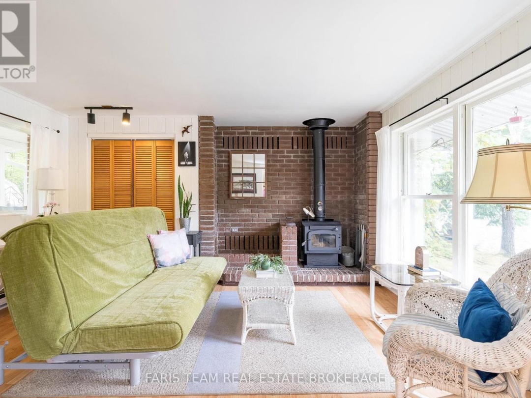 8060 OAKRIDGE DRIVE, 