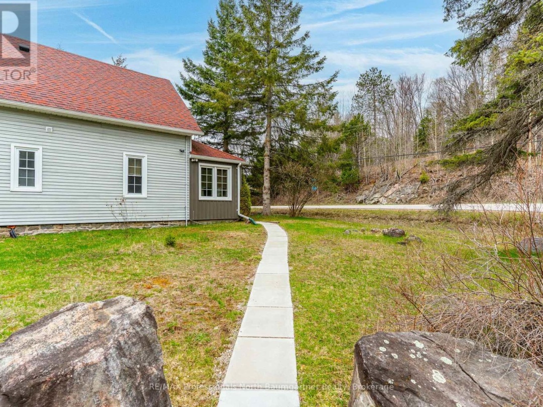 10752 COUNTY ROAD 503, Highlands East (Glamorgan)