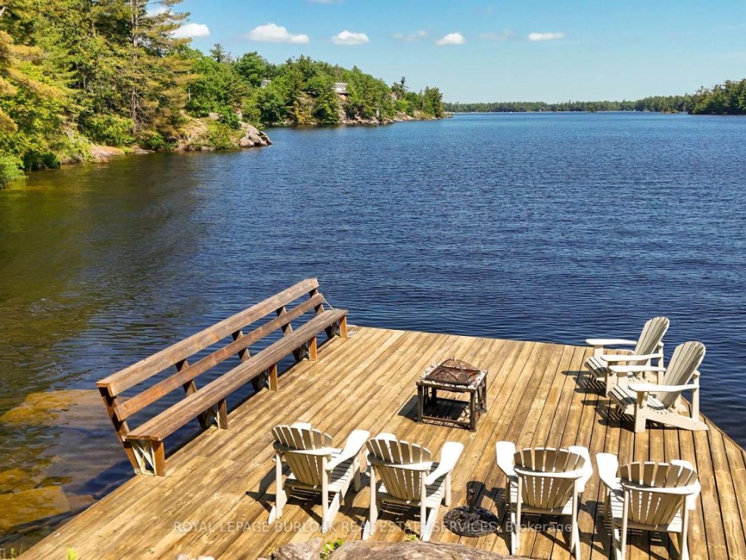 990 HASKETT'S DRIVE, Six Mile Lake