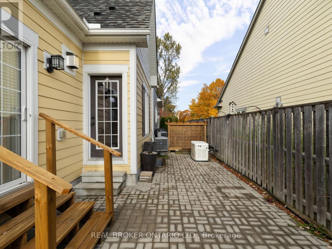 3315 BEACH CLUB BOULEVARD, 