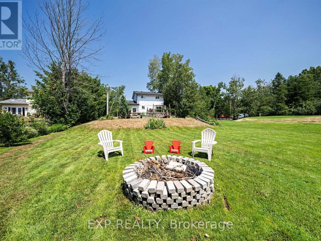 8 PINEWOOD BOULEVARD, 