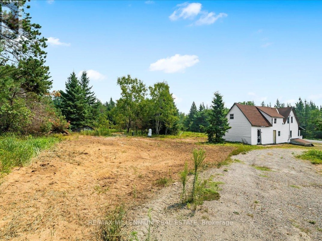 3529 HIGHWAY 118 E, Bracebridge (Oakley)