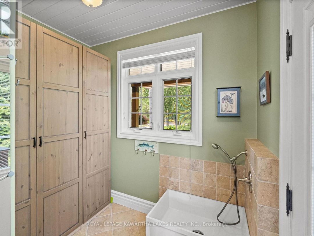 1484 COUNTY ROAD 8, 