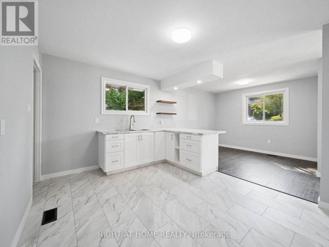 138 SIMCOE STREET, 