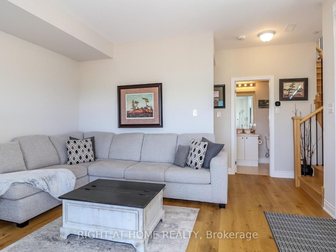 100 MARINA VILLAGE DRIVE, Georgian Bay