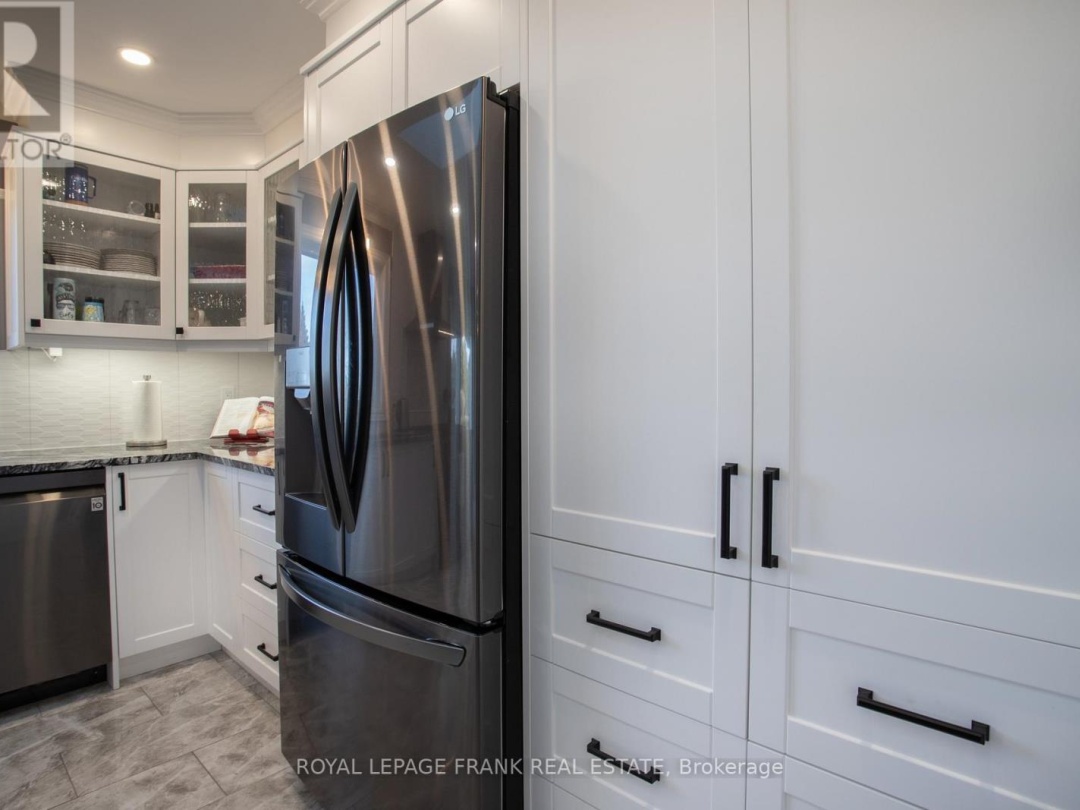 15 HALLETT CRESCENT, 