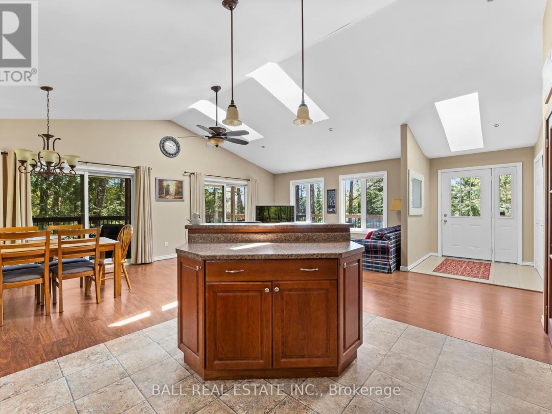 479 EAST CLEAR BAY ROAD, Crystal Lake