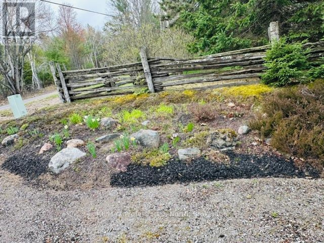 1297 HUNTER CREEK ROAD, Minden Hills (Lutterworth)