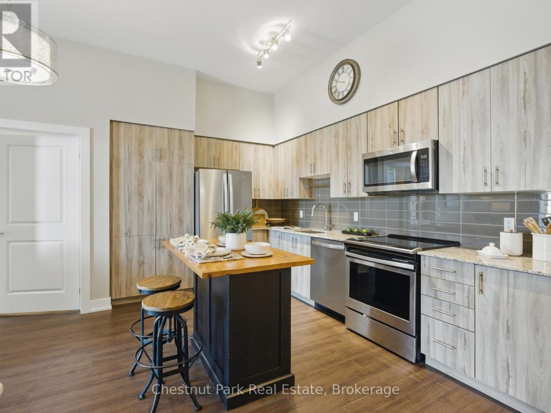 25 PEN LAKE POINT ROAD, UNIT 007, Peninsula Lake