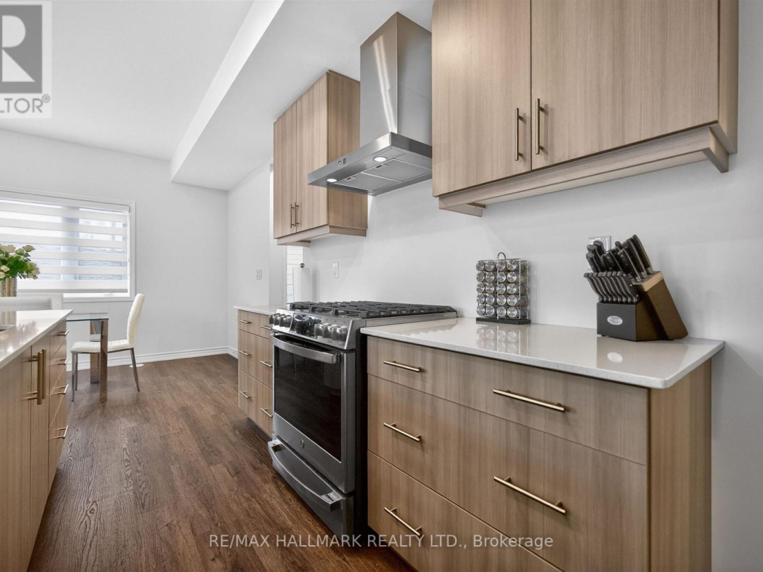 2 WYN WOOD LANE, Orillia