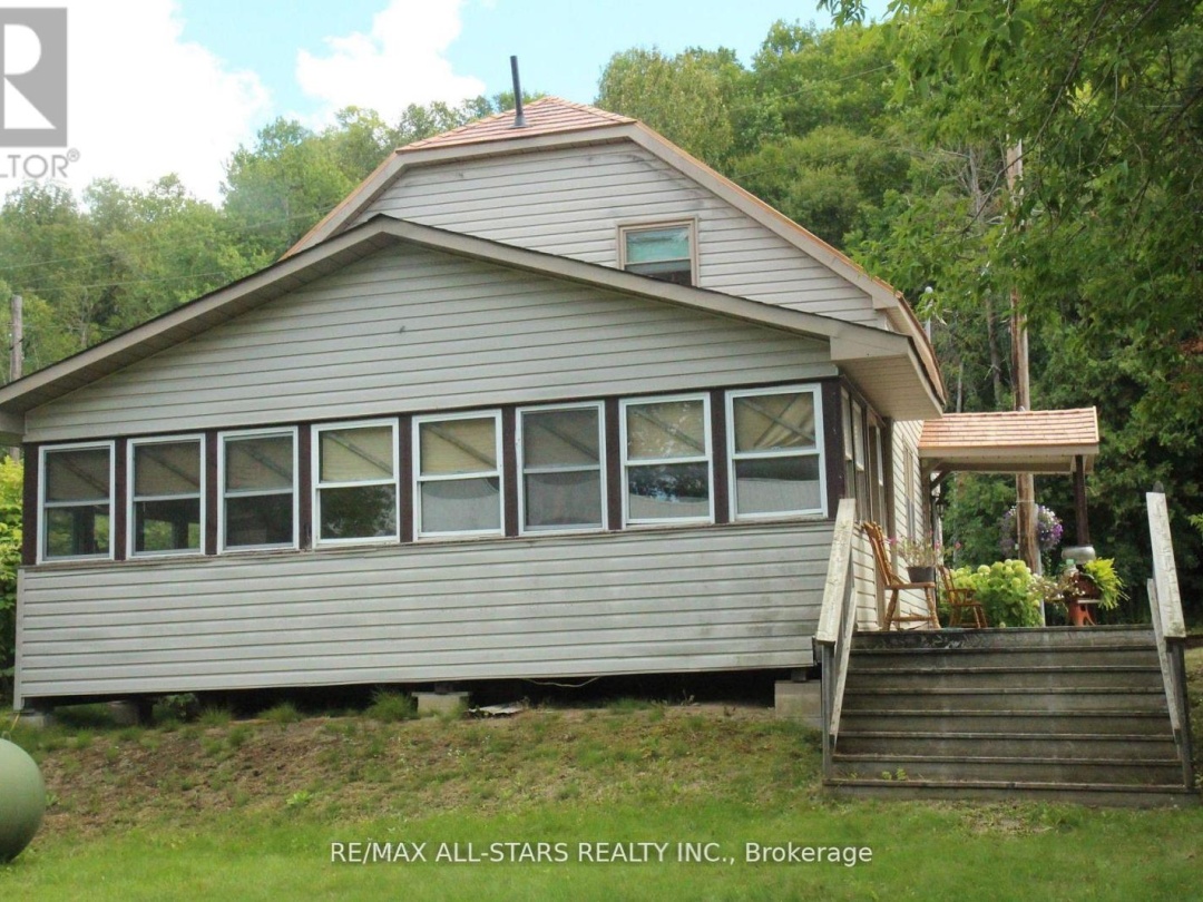 77 BOBCAYGEON ROAD, Minden Hills (Lutterworth)