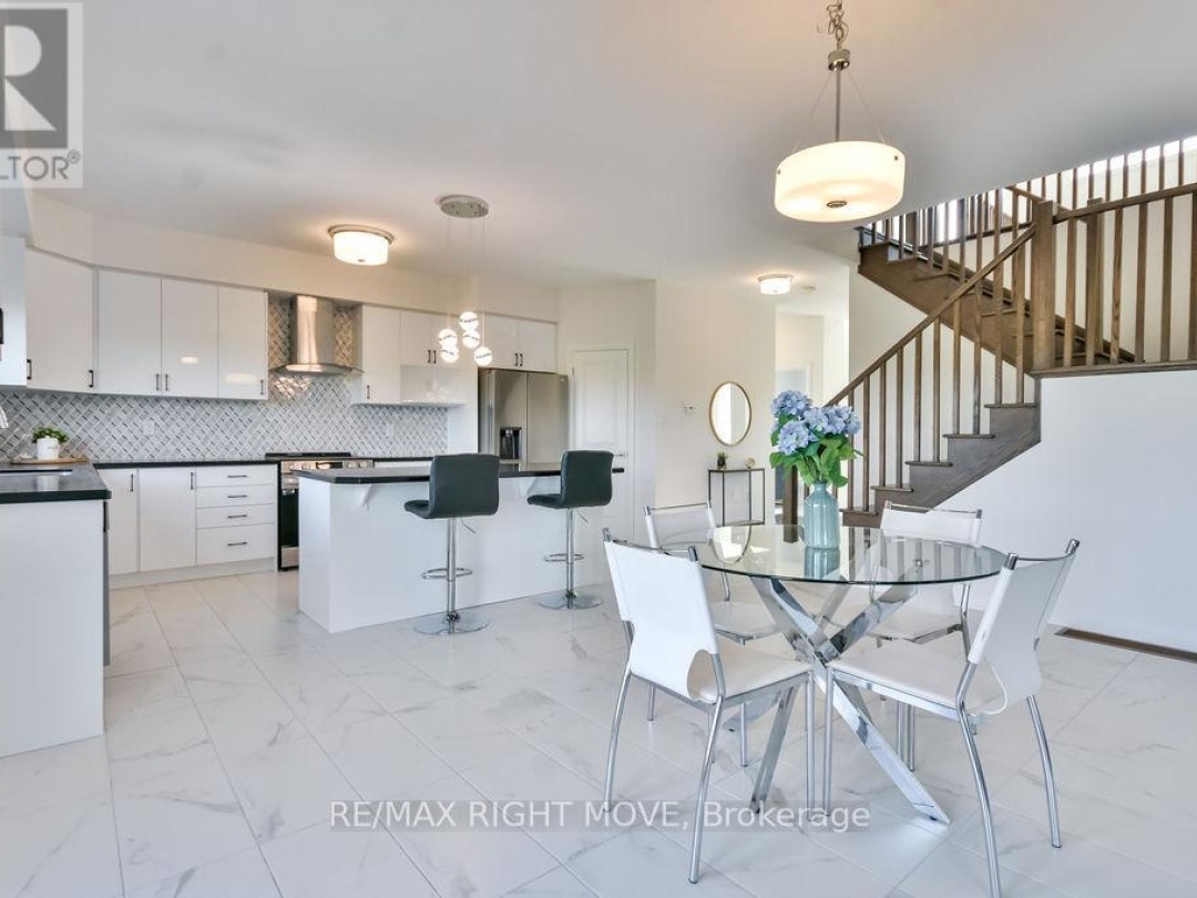 3721 QUAYSIDE DRIVE, Severn (West Shore)