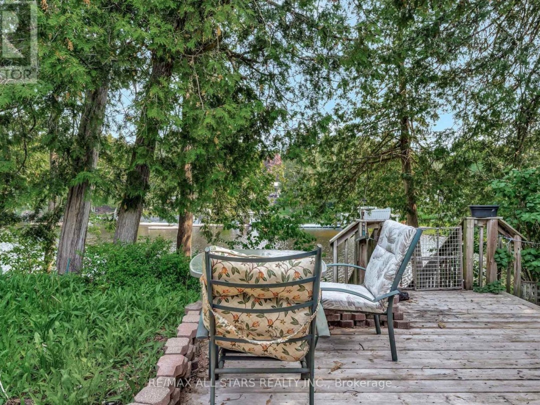 14 WYCHWOOD DRIVE E, Sturgeon Lake