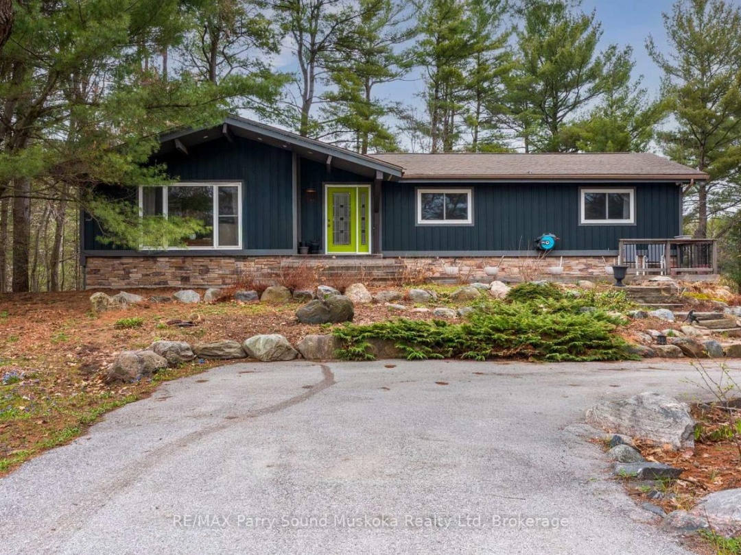 11 BRENDA AVENUE, Parry Sound
