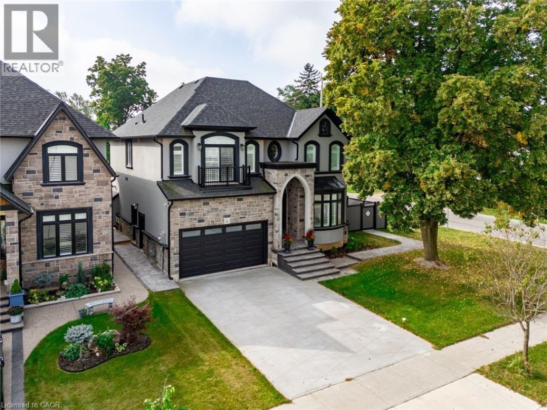 4 LOCKMAN Drive, Ancaster
