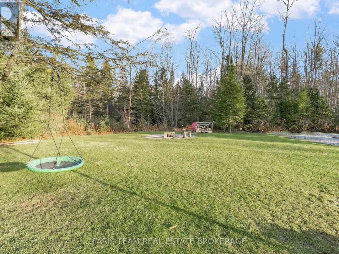 1520 ROSEMOUNT ROAD, Tay