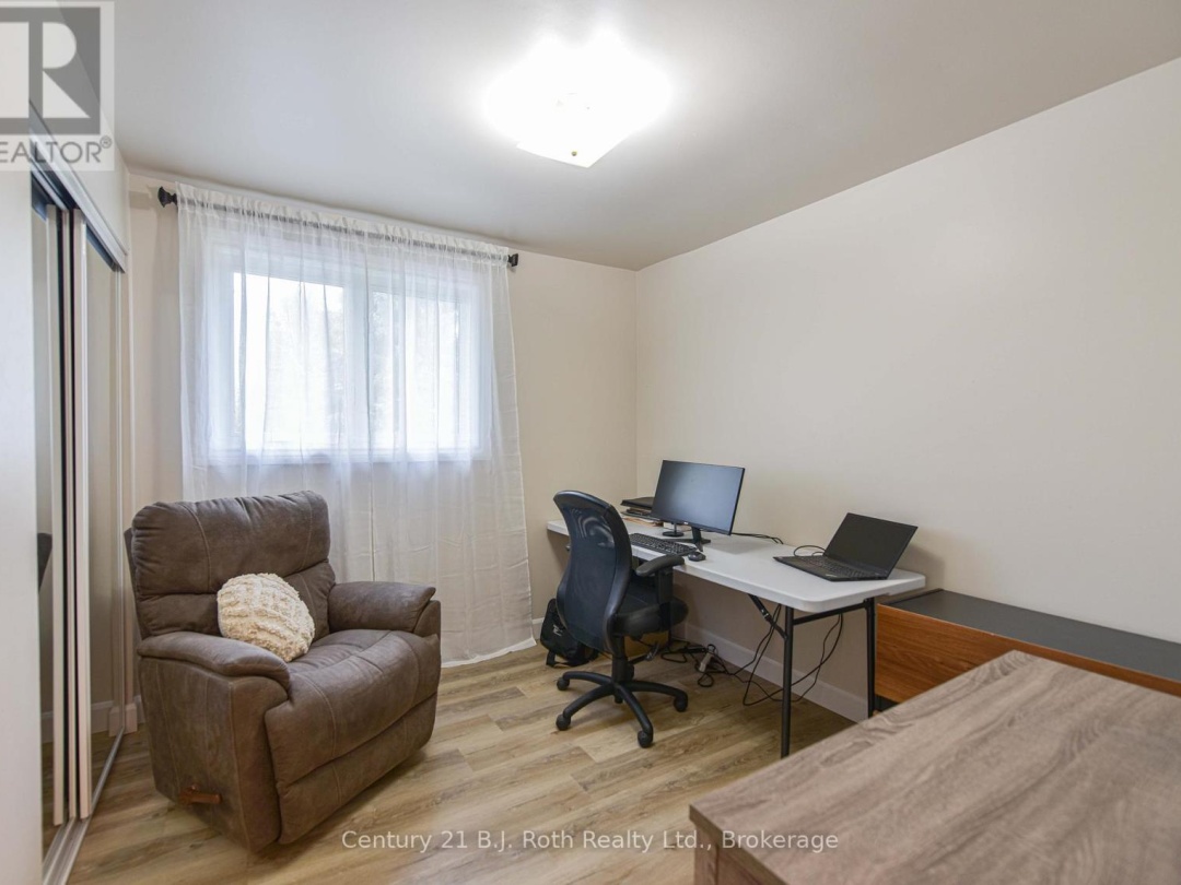 4693 DANIEL STREET, Ramara (Atherley)