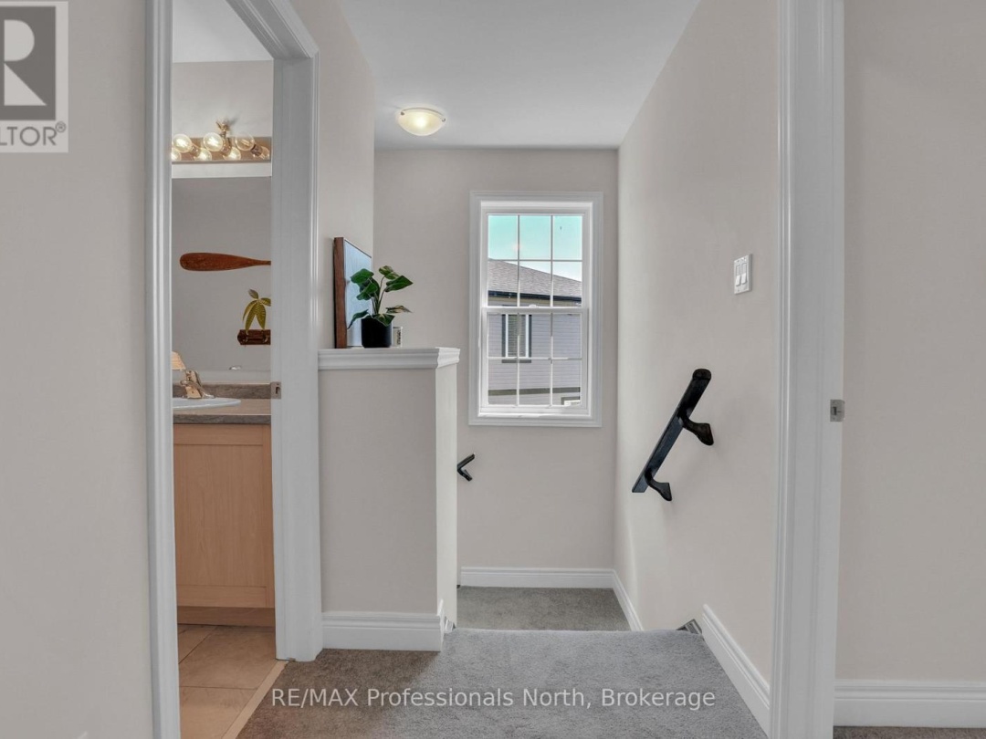 33 WHITEHORN PARK ROAD W, Bracebridge (Macaulay)