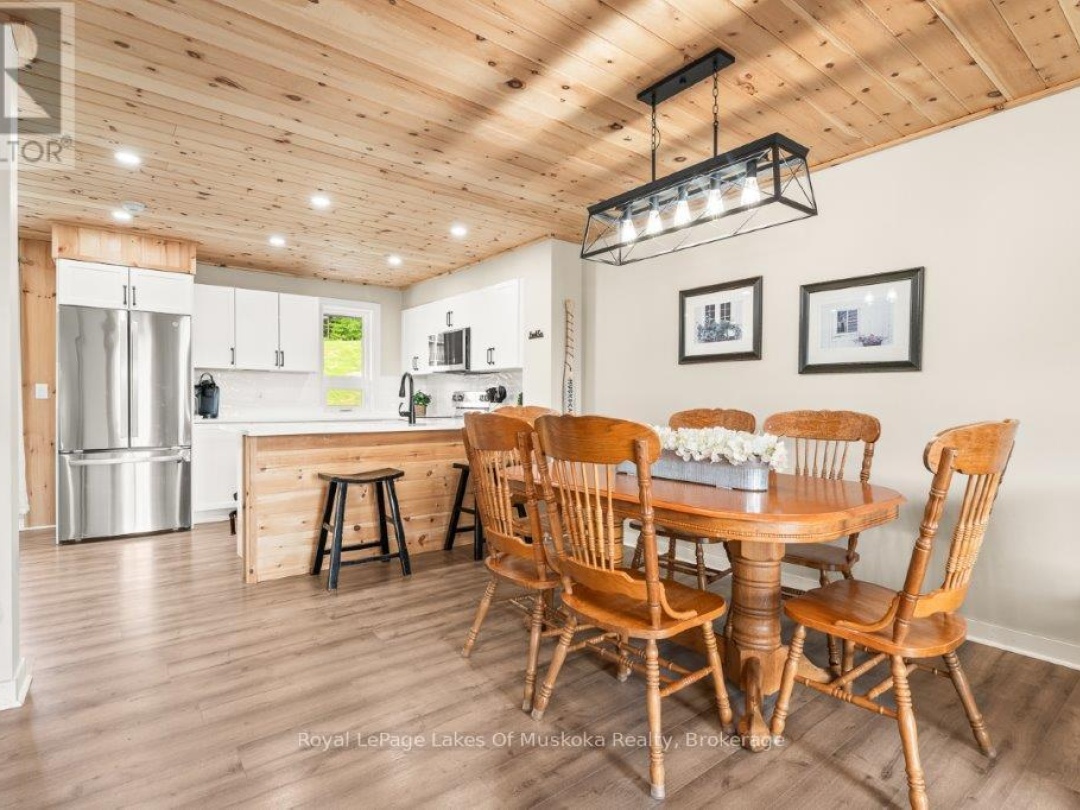 30 TURNER DRIVE, Peninsula Lake
