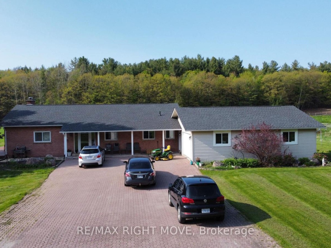 1120 Golden Beach Road, Bracebridge