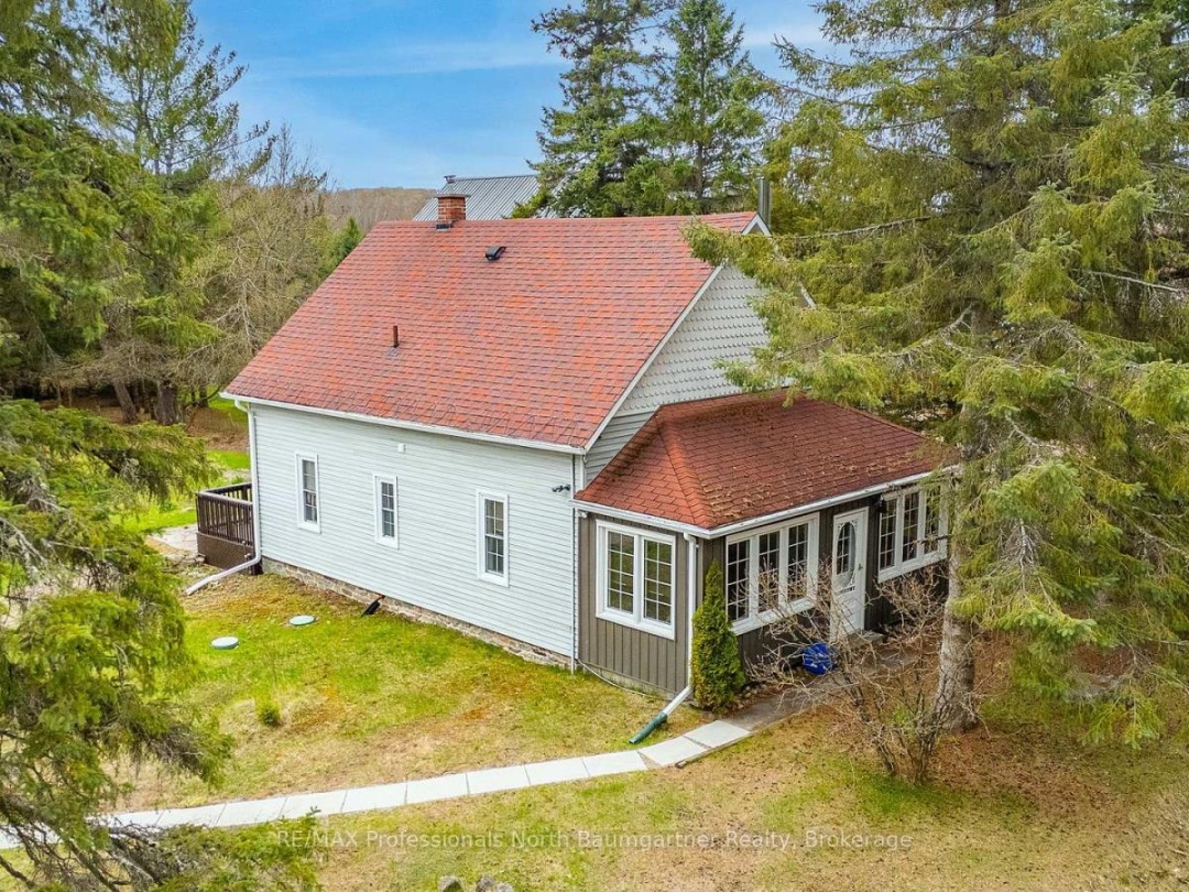 10752 COUNTY ROAD 503, Highlands East (Glamorgan)