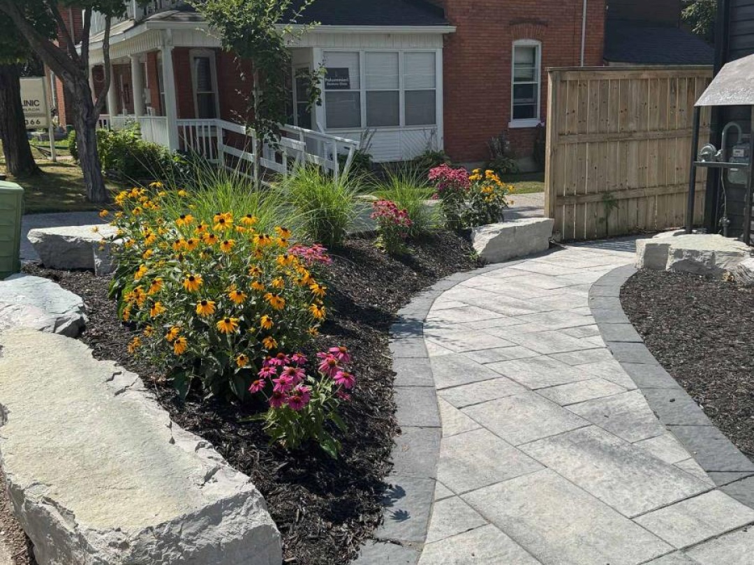 274 MISSISSAGA STREET W, 