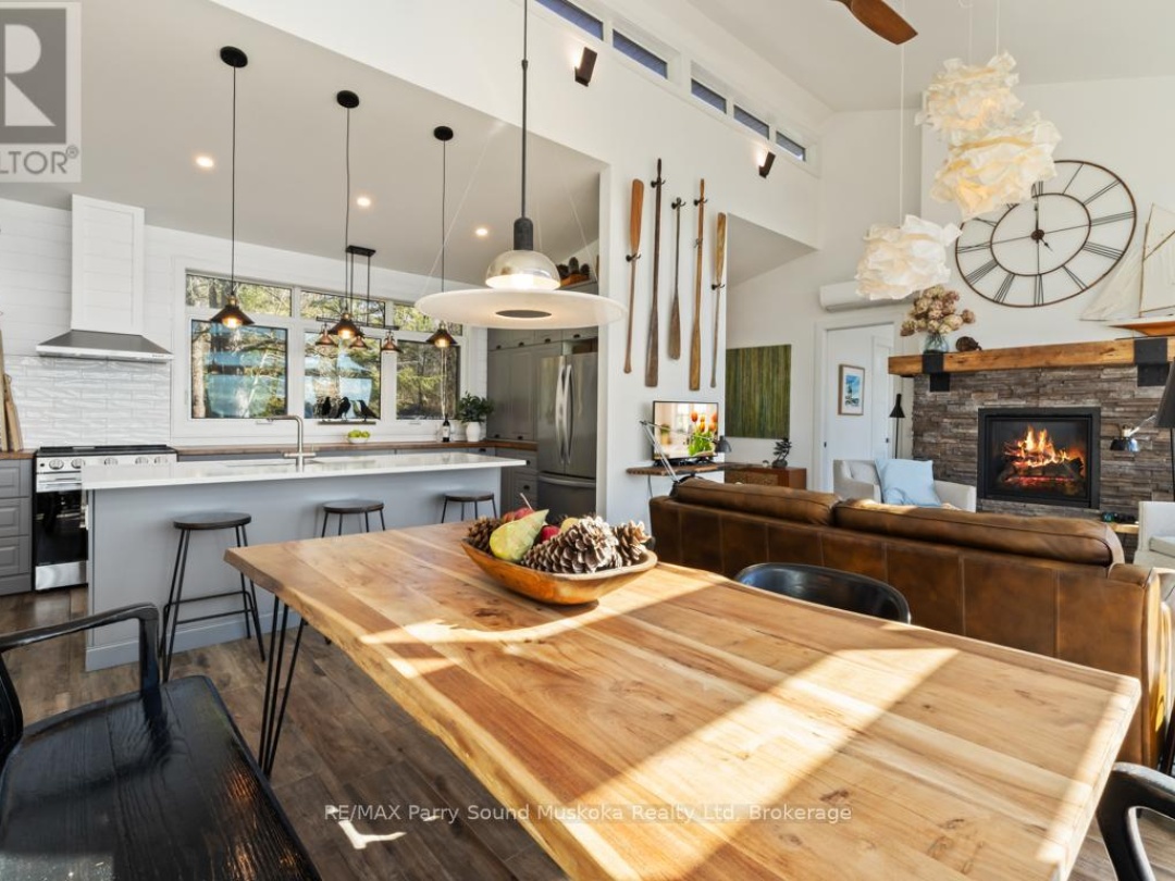 1201 GEEWADIN ROAD, Georgian Bay