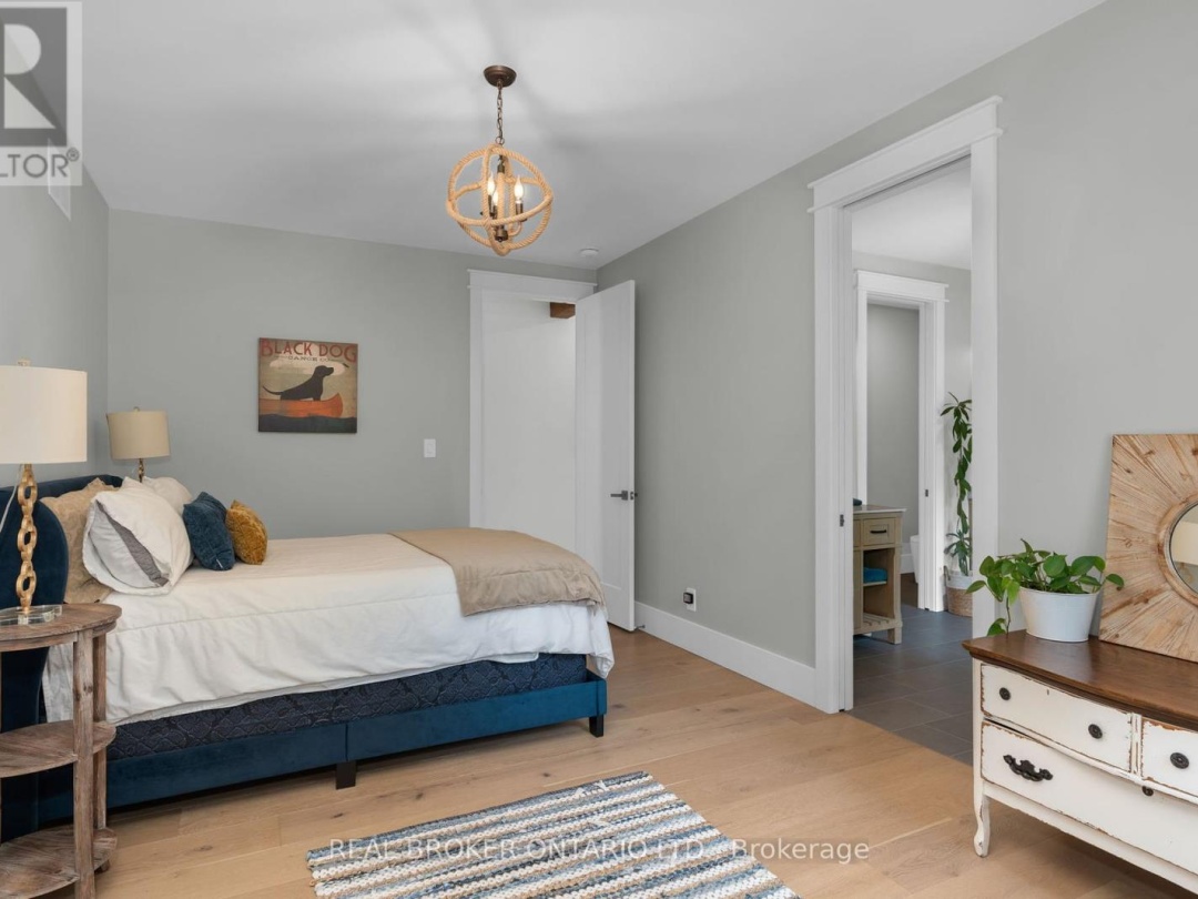 3239 CRESCENT BAY ROAD, 