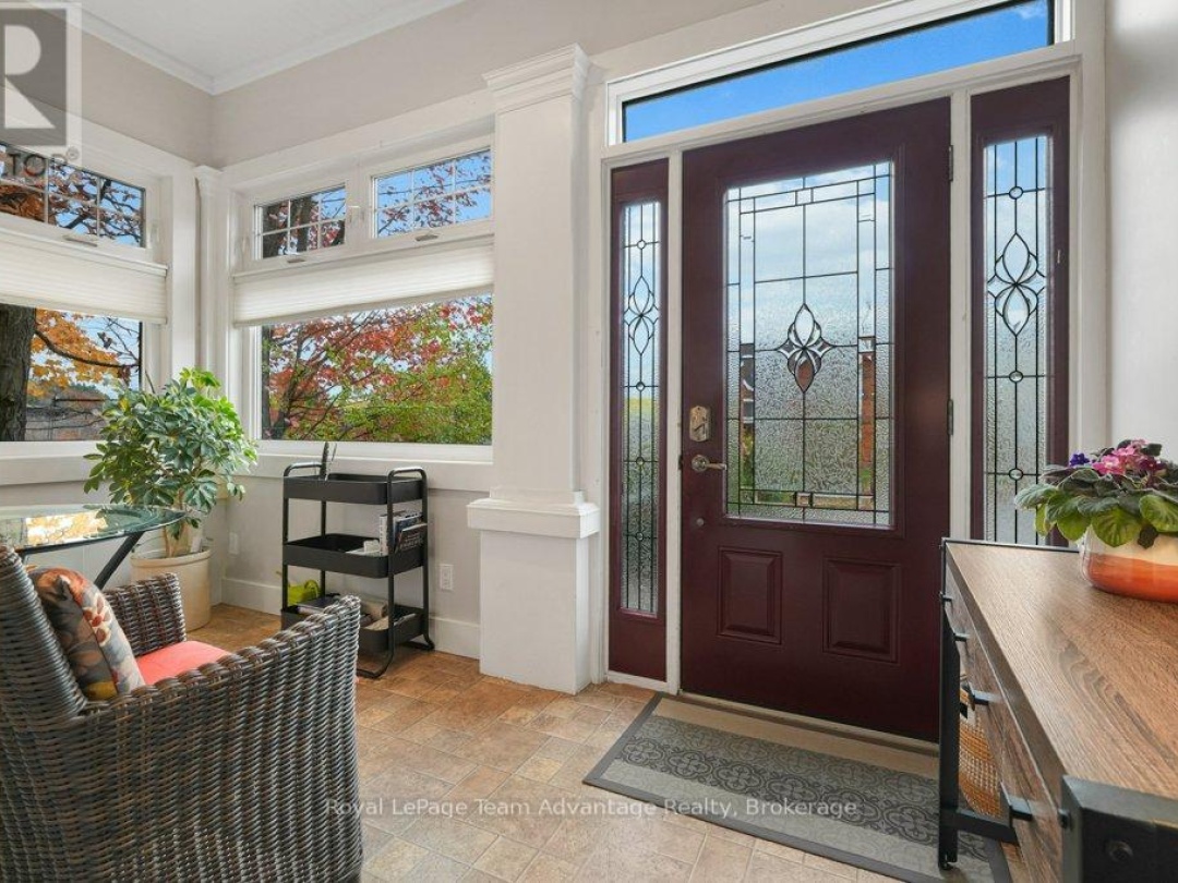3 BELVEDERE AVENUE, Parry Sound