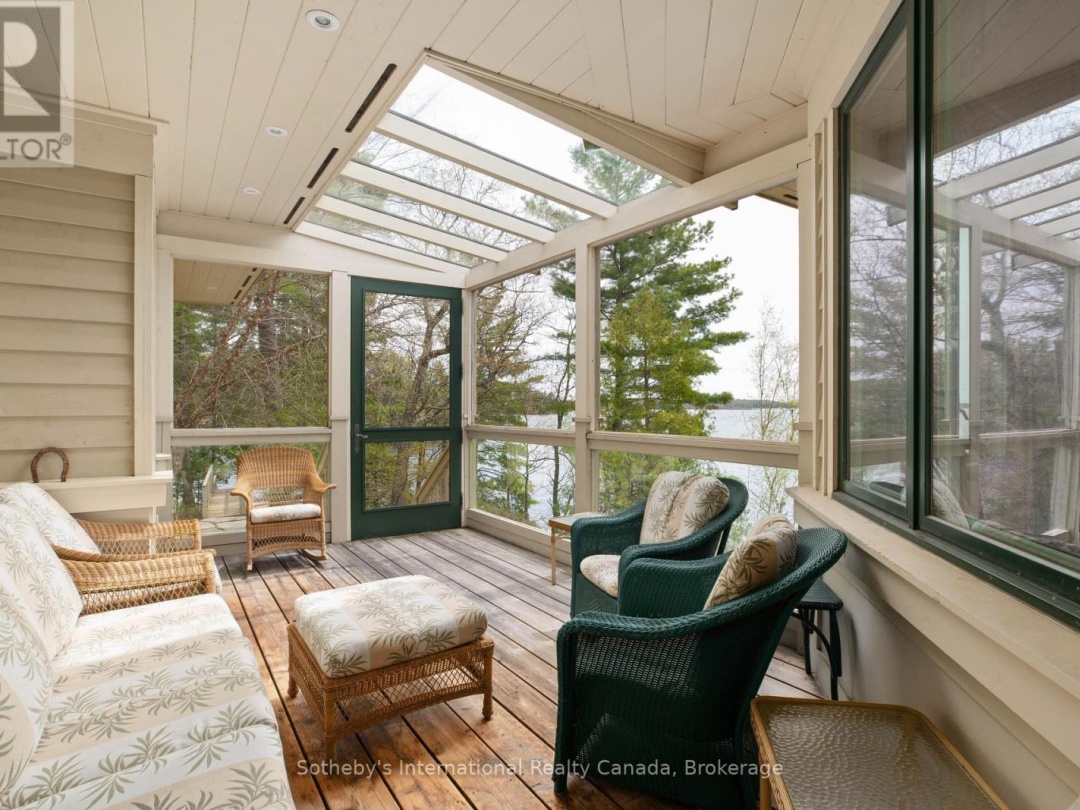 POINT COTTAGE - 1250 WALDMERE ROAD, Muskoka 