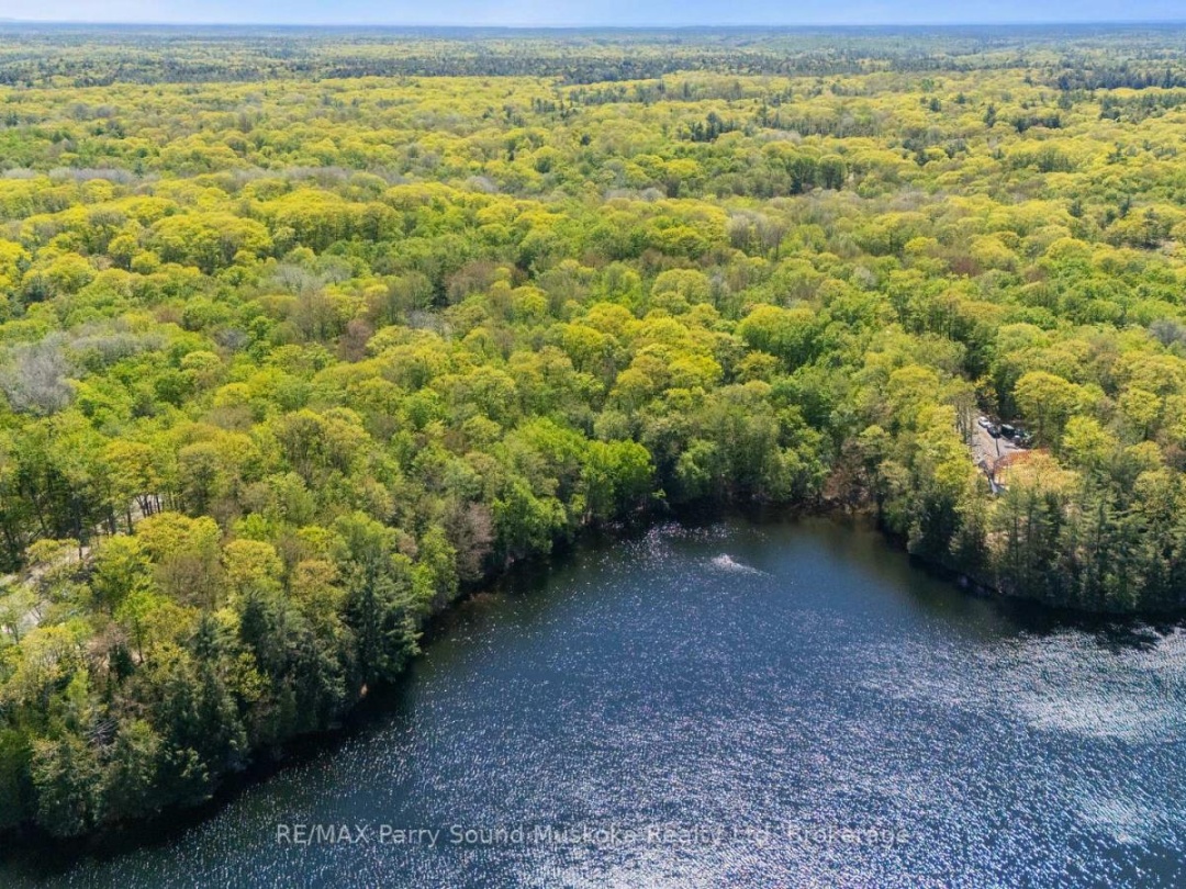 20 ZHAAWASHKWAA MIIKA ROAD, Clear Lake