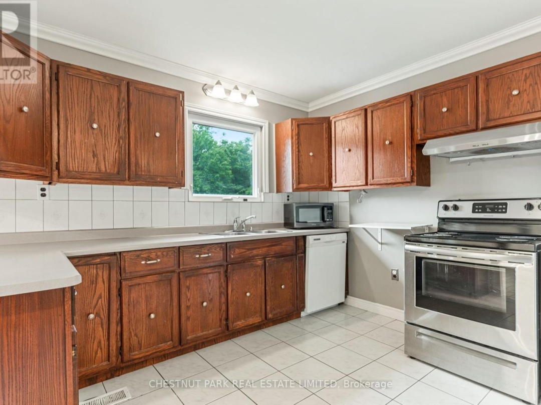 4135 KENNISIS LAKE ROAD, 