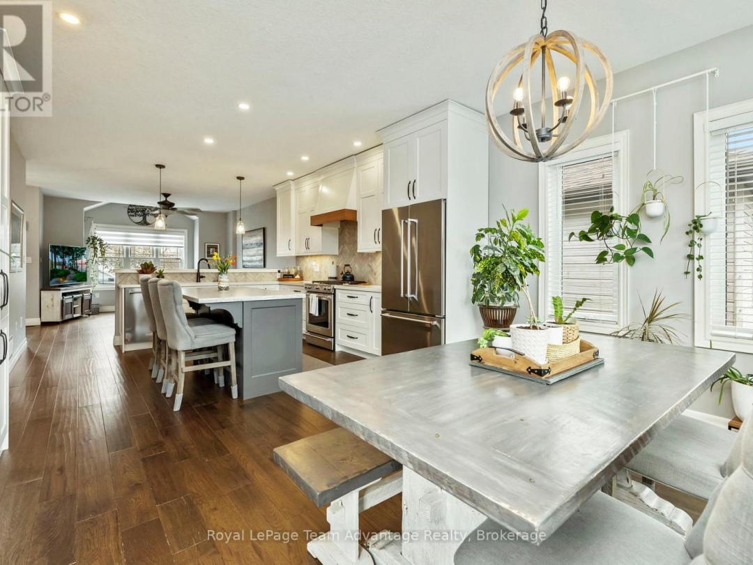 8 AVERY COURT, Parry Sound