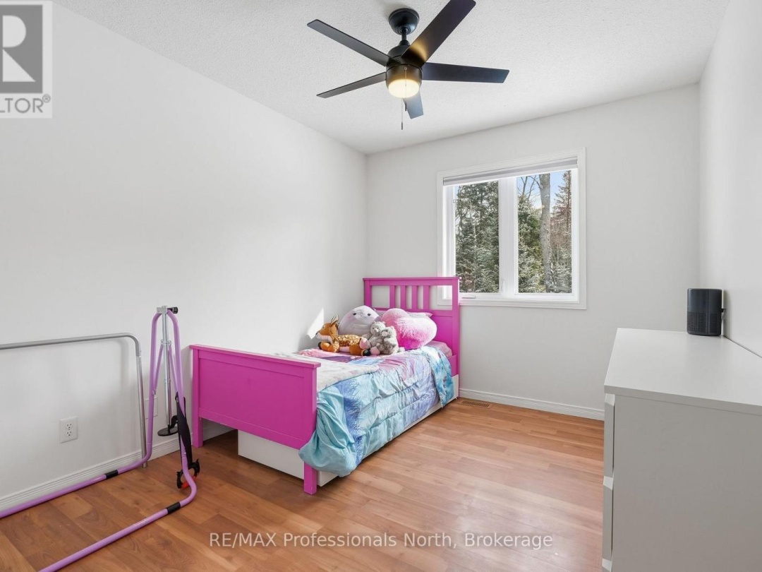 1036 POST ROAD, Bracebridge (Macaulay)