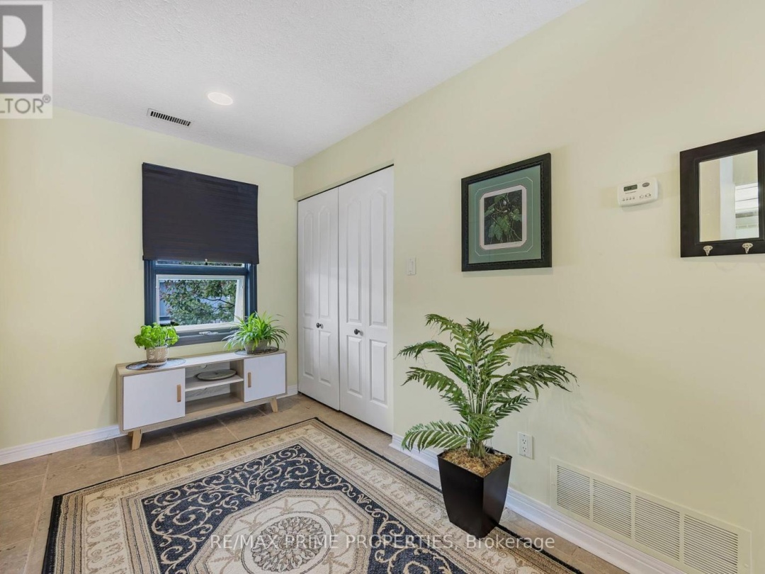 201 - 585 ATHERLEY ROAD, Lake Simcoe