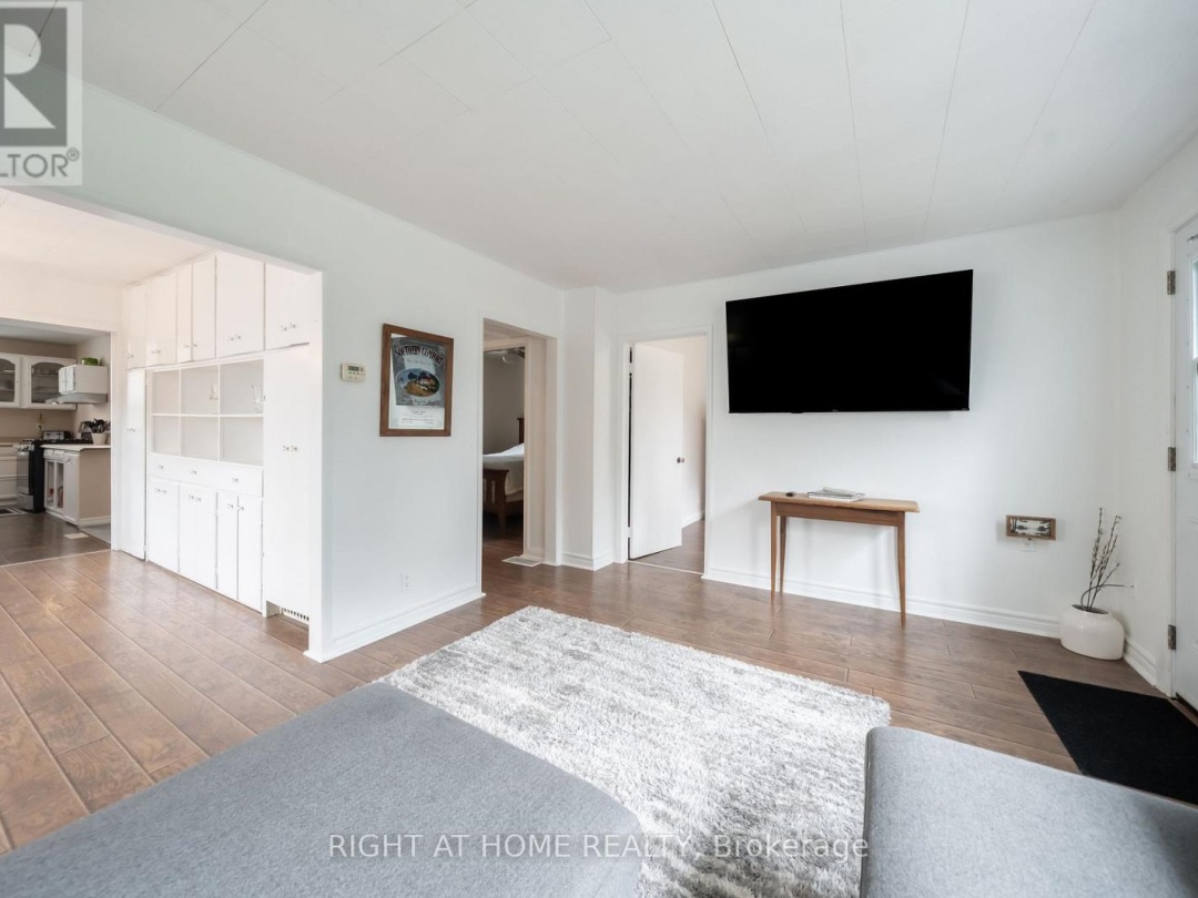 3392 CORONATION AVENUE, 