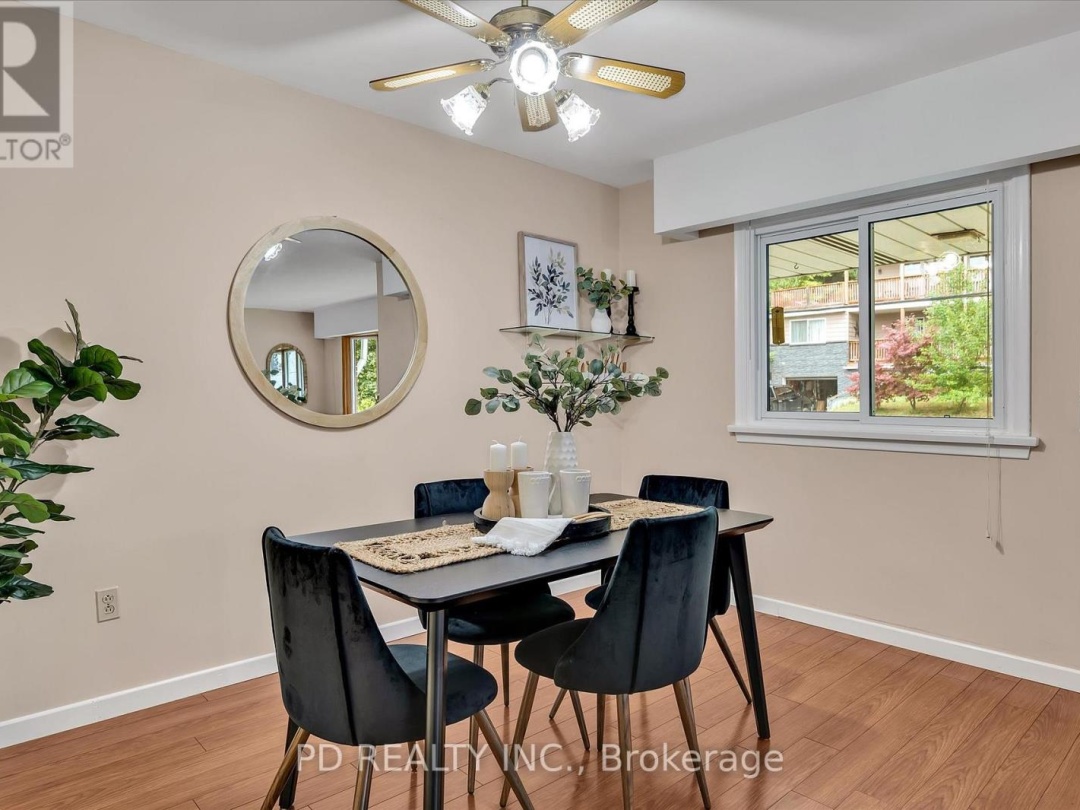 28 BOND STREET E, 
