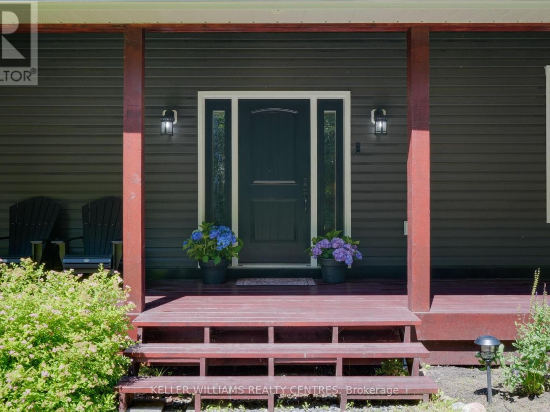 96 LINDGREN ROAD E, 