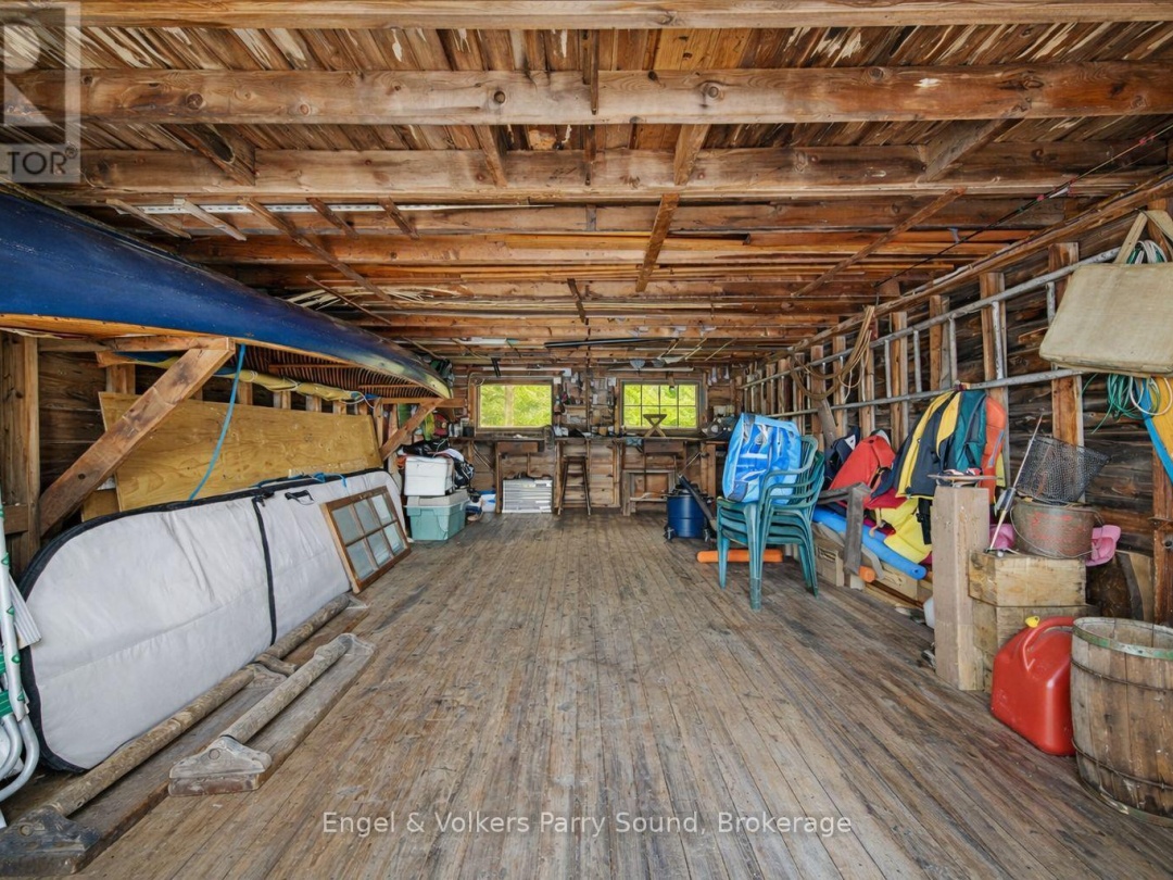 53 BIRDWOOD LANE, Harris Lake