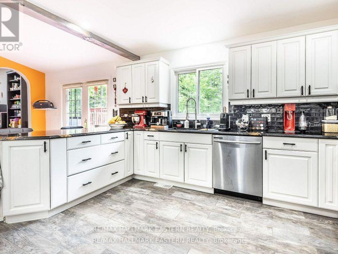 7 JUNIPER ISLE ROAD, Kawartha Lakes (Coboconk)