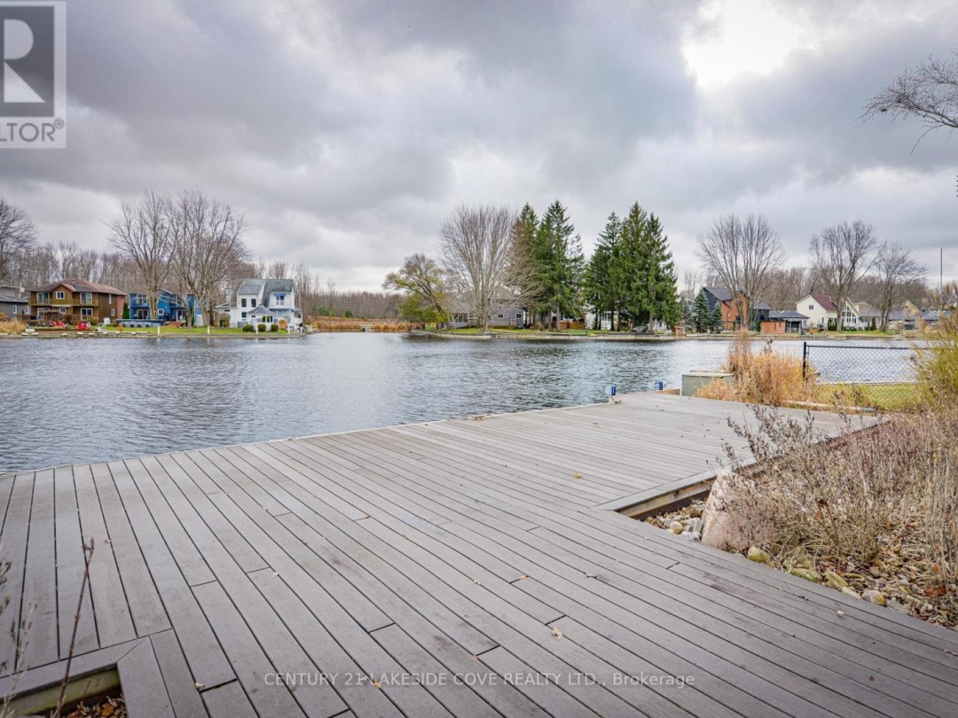51 Ridge Avenue, Lake Simcoe