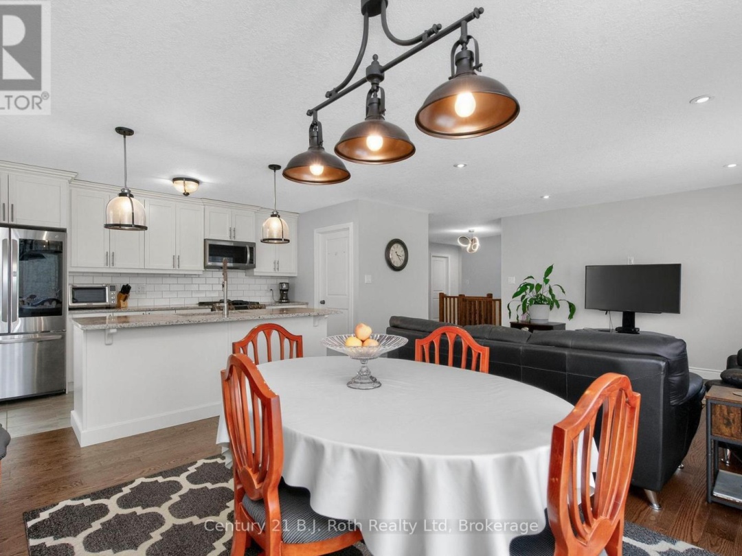 54 RALPH DALTON BOULEVARD, Tay (Victoria Harbour)