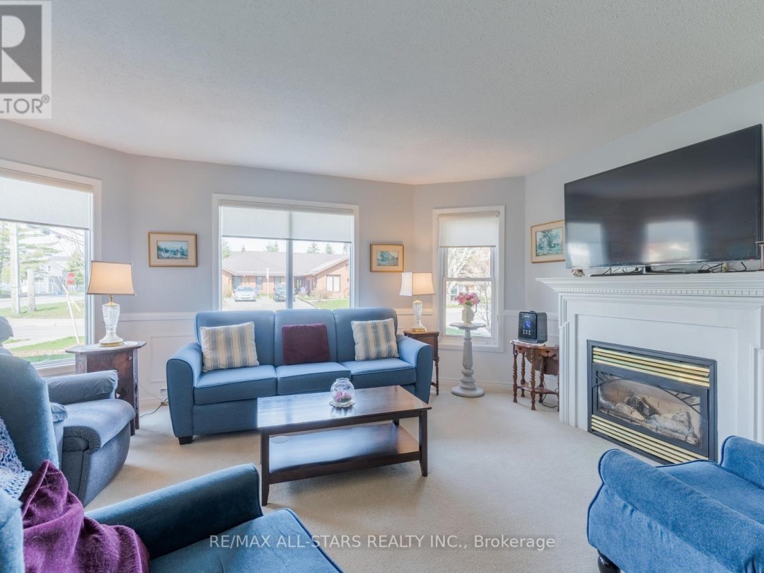 53 HELEN STREET, Kawartha Lakes (Bobcaygeon)