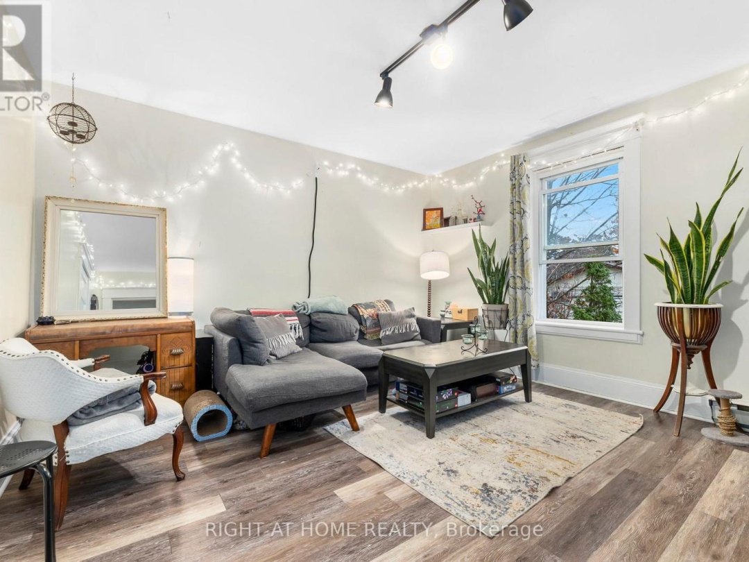 105 GIBSON STREET, Parry Sound