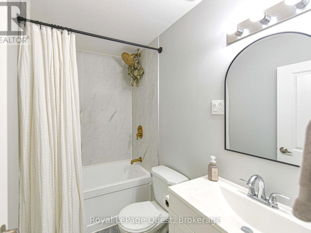 401 MISSISSAGA STREET W, 