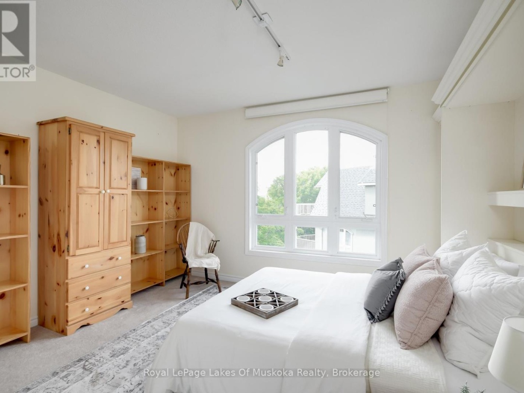 401 - 31 DAIRY LANE, 