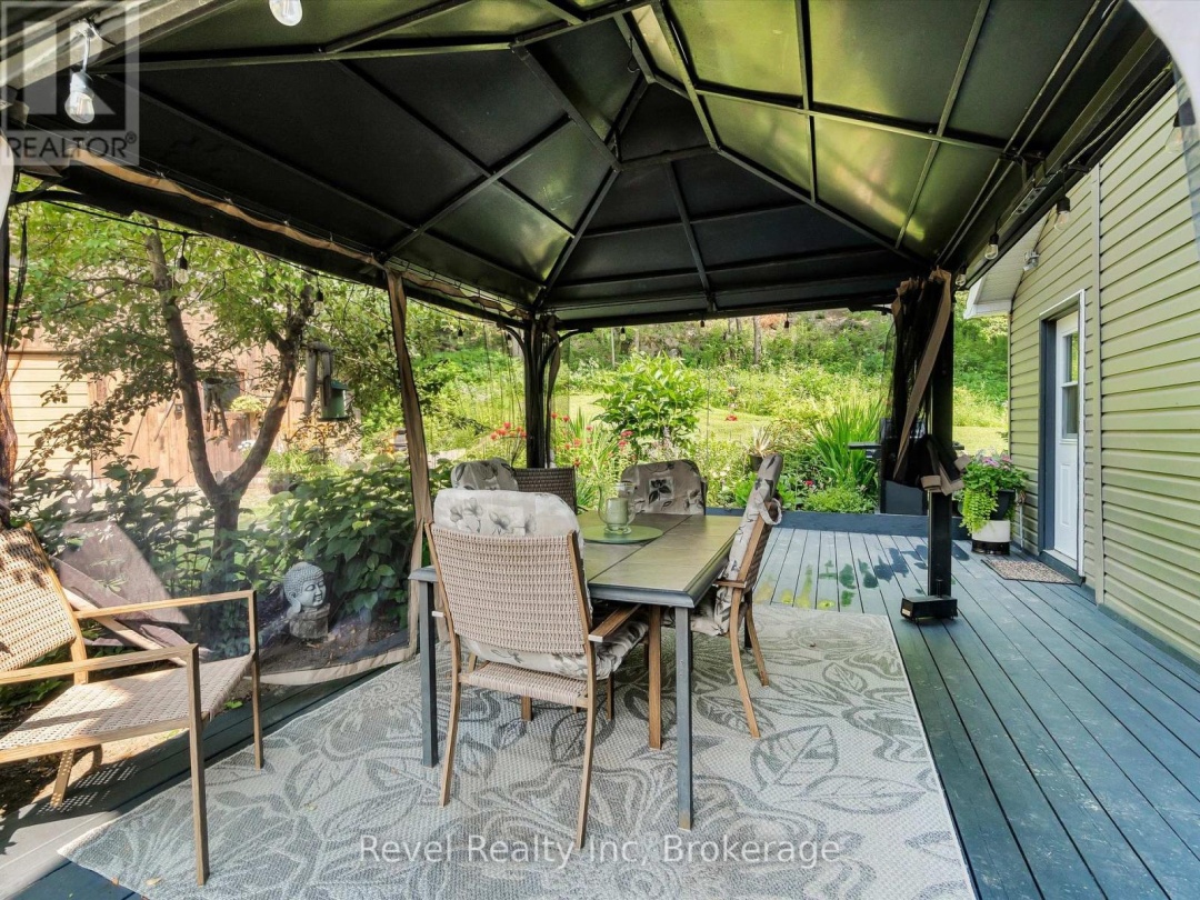 1070 OLD VICTORIA ROAD, 