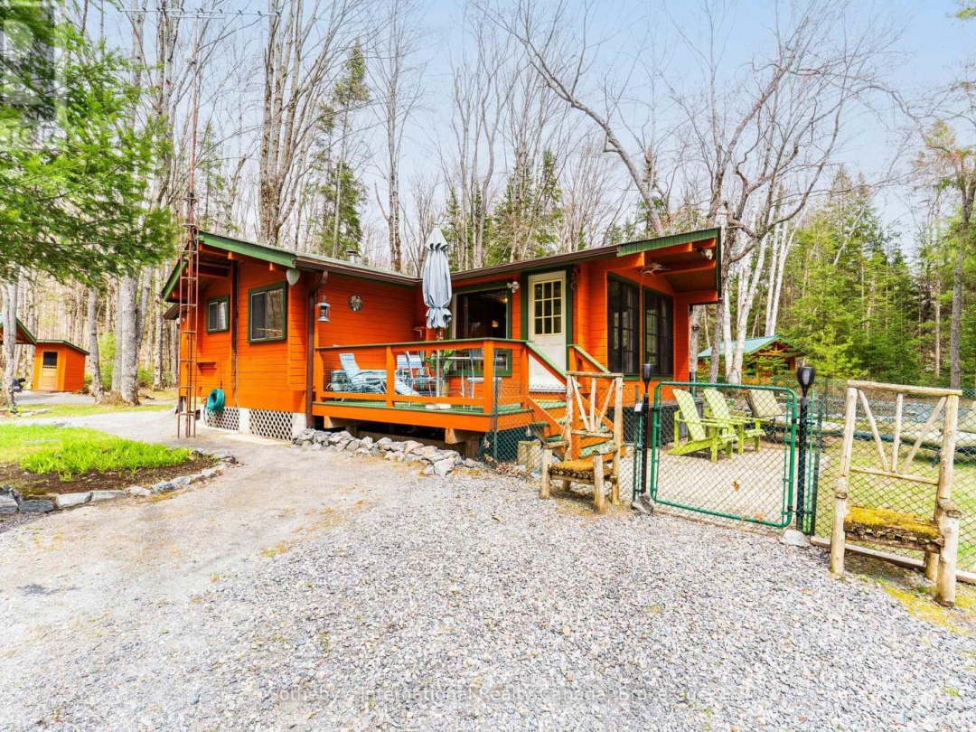 1041 CROCKFORD LANE S, Muskoka River