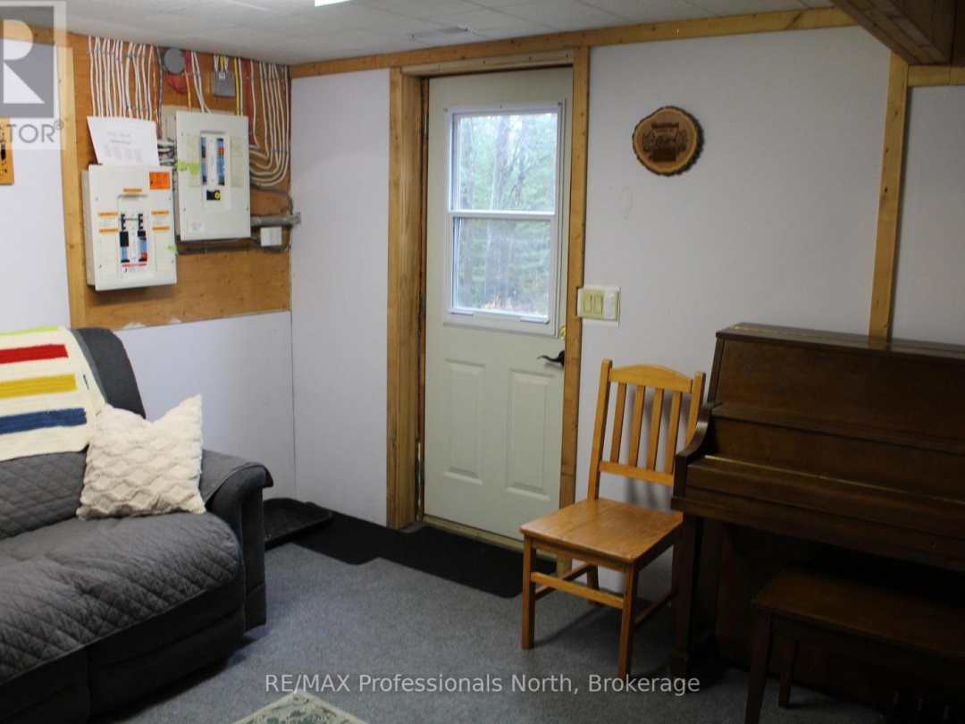 1121 OLD DONALD ROAD N, 