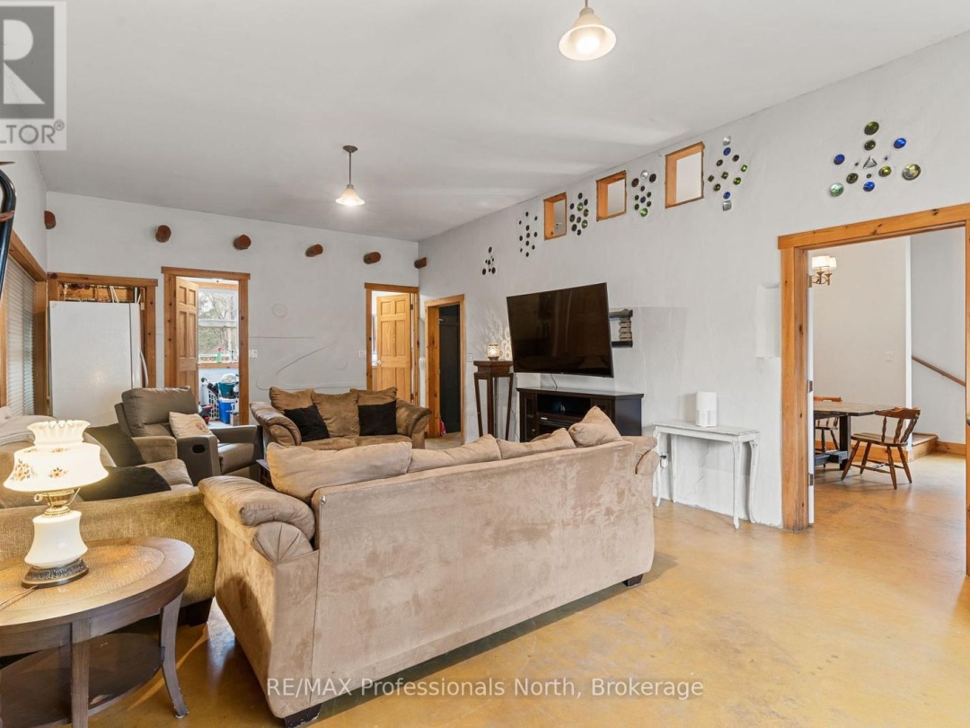 1127 BOBCAYGEON ROAD, Minden Hills (Anson)